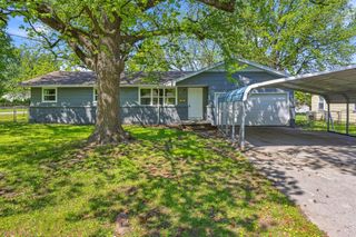 1459 S Luster Avenue, Springfield, MO 65804