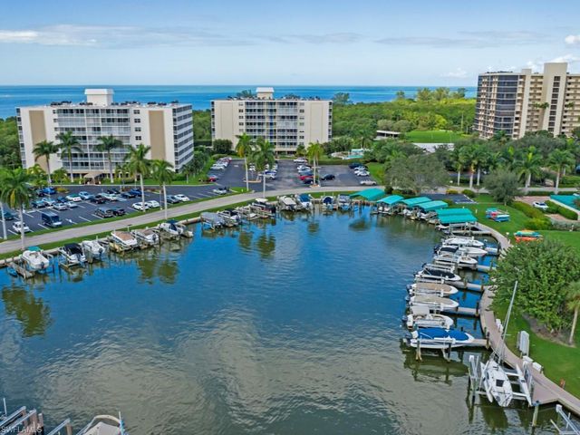 3 Bluebill AVE 206, Naples, FL 34108