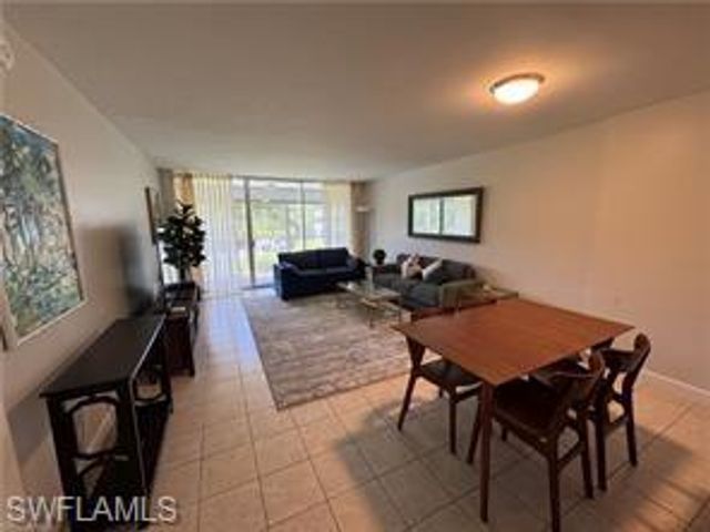 3 Bluebill AVE # 206, Naples, FL 34108