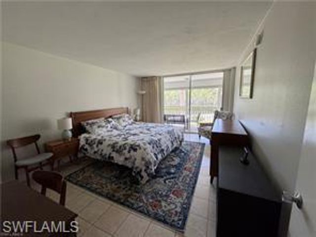 3 Bluebill AVE # 206, Naples, FL 34108