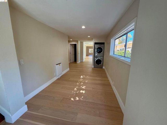 1327 Ward St, Berkeley, CA 94702