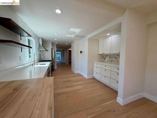1327 Ward St, Berkeley, CA 94702