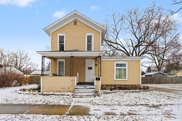 711 Maple Street, Three Rivers, MI 49093