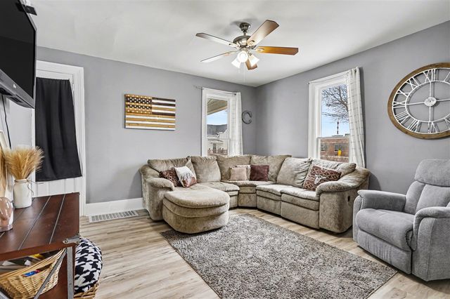 711 Maple Street, Three Rivers, MI 49093