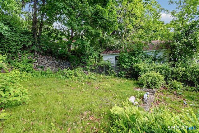140 Emmett Avenue, Derby, CT 06418