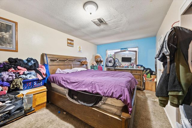 700 Brentwood Drive, Bakersfield, CA 93306