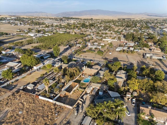 700 Brentwood Drive, Bakersfield, CA 93306