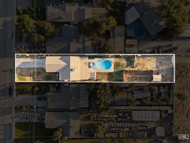 700 Brentwood Drive, Bakersfield, CA 93306