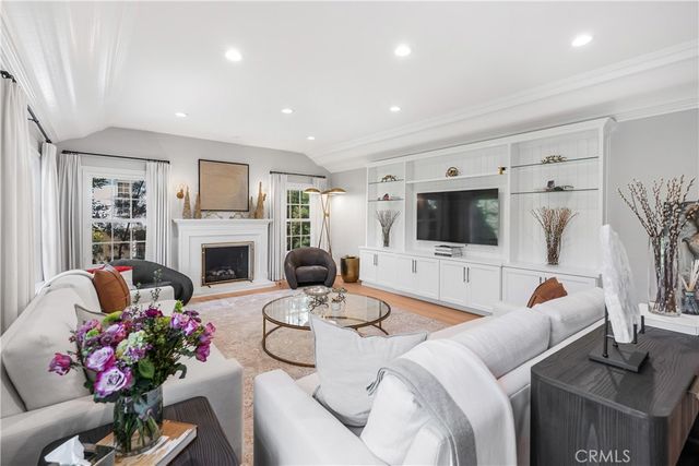 10455 Lindbrook Drive, Los Angeles, CA 90024