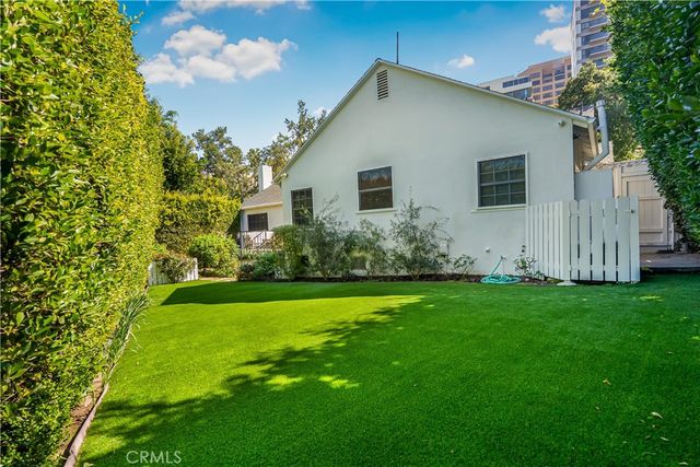 10455 Lindbrook Drive, Los Angeles, CA 90024
