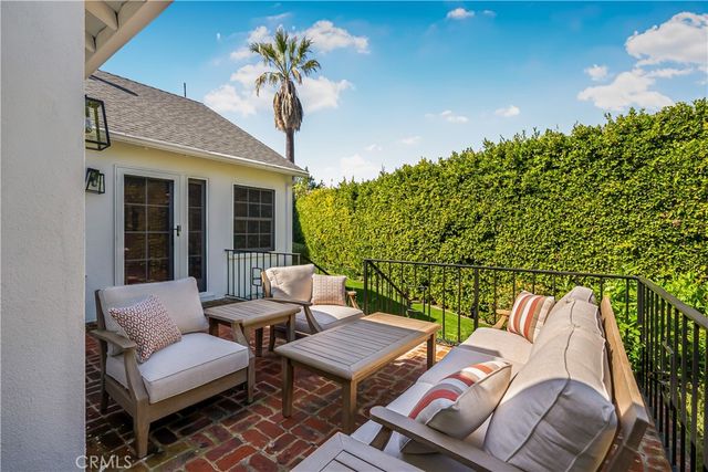 10455 Lindbrook Drive, Los Angeles, CA 90024