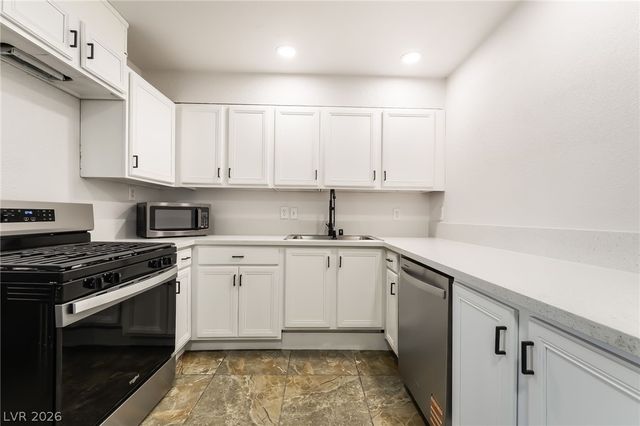 28 Hansen Street, Henderson, NV 89015