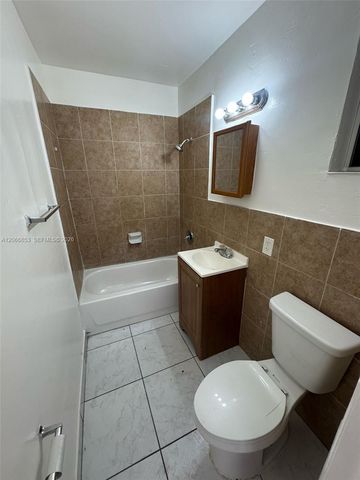 2451 NW 13th Court 5, Fort Lauderdale, FL 33311