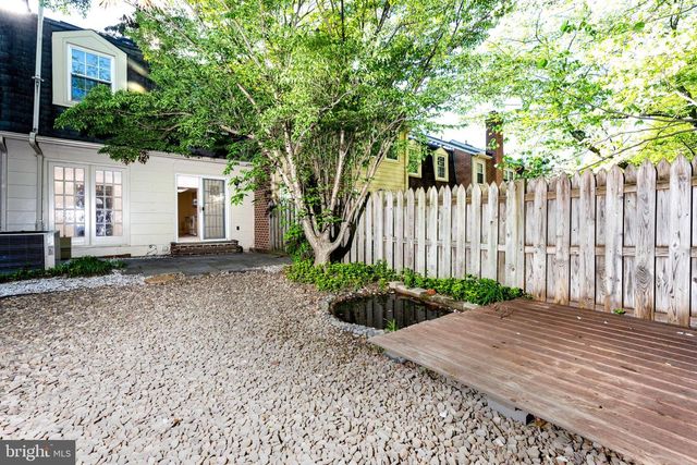 6705 SURREYWOOD LN, Bethesda, MD 20817