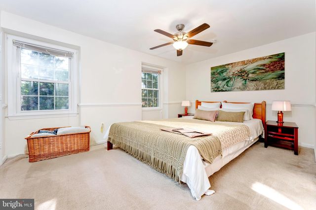 6705 SURREYWOOD LN, Bethesda, MD 20817