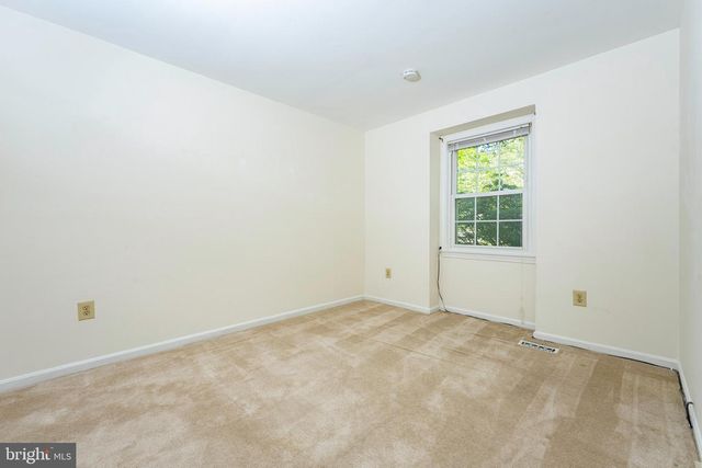 6705 SURREYWOOD LN, Bethesda, MD 20817