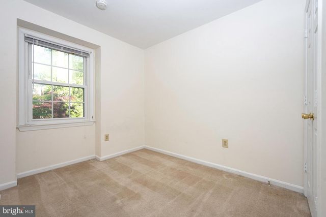 6705 SURREYWOOD LN, Bethesda, MD 20817