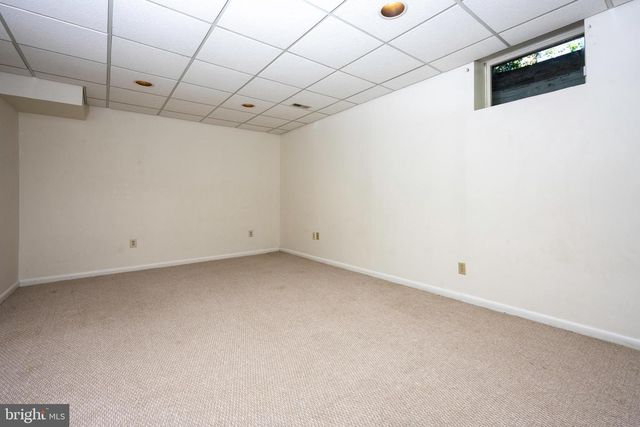 6705 SURREYWOOD LN, Bethesda, MD 20817