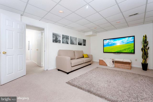 6705 SURREYWOOD LN, Bethesda, MD 20817