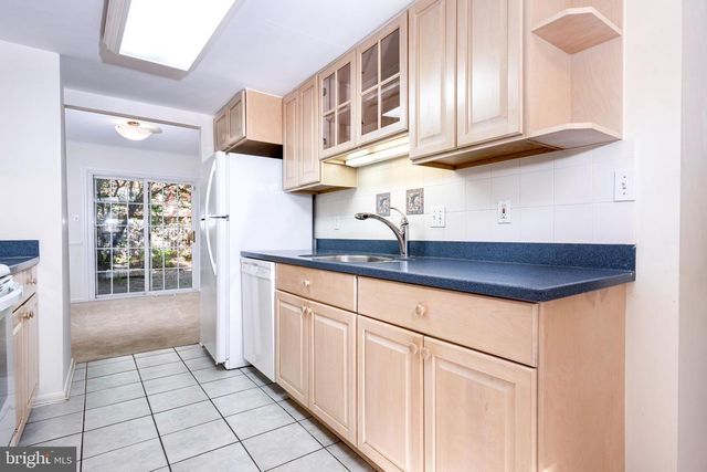 6705 SURREYWOOD LN, Bethesda, MD 20817
