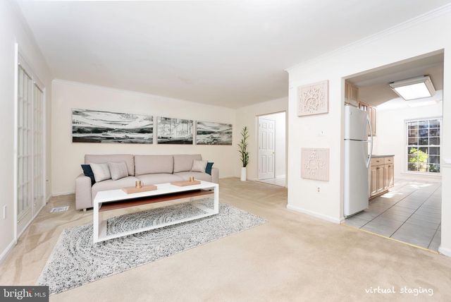 6705 SURREYWOOD LN, Bethesda, MD 20817