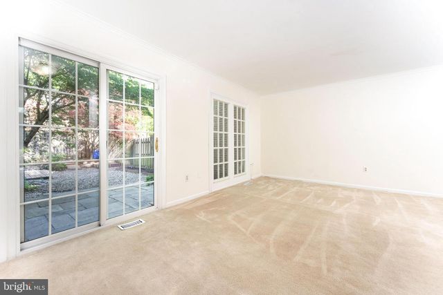 6705 SURREYWOOD LN, Bethesda, MD 20817