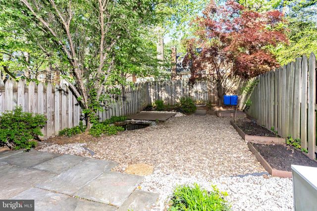 6705 SURREYWOOD LN, Bethesda, MD 20817