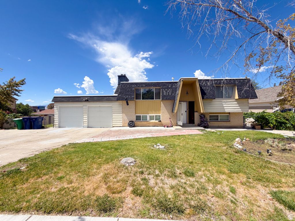 9640 S FLINT DR, Sandy, UT 84094 — exterior
