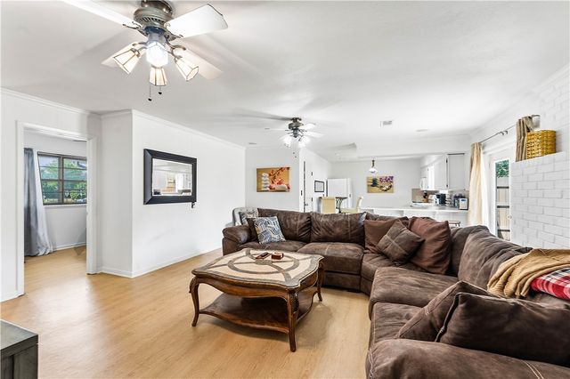 1101 NE 2nd Street, Bentonville, AR 72712