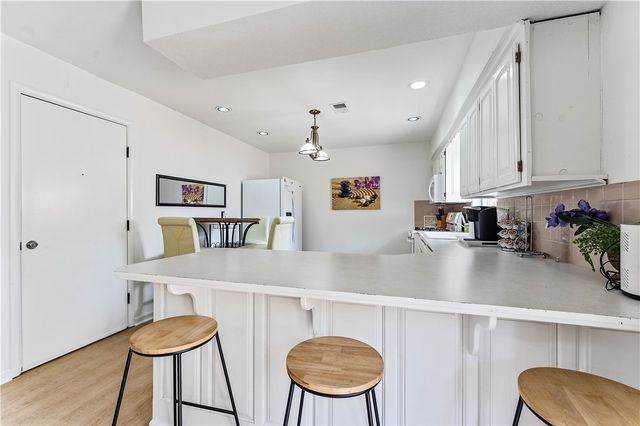 1101 NE 2nd Street, Bentonville, AR 72712