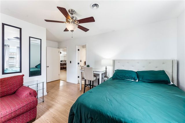 1101 NE 2nd Street, Bentonville, AR 72712