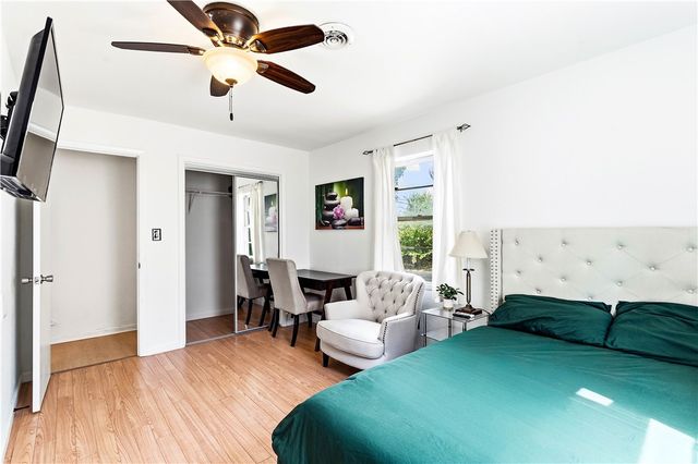 1101 NE 2nd Street, Bentonville, AR 72712