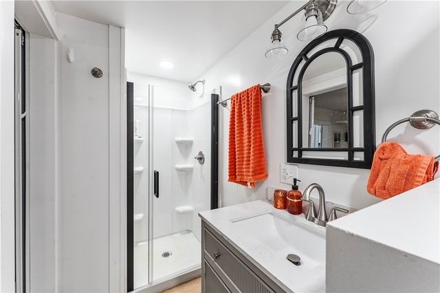 1101 NE 2nd Street, Bentonville, AR 72712