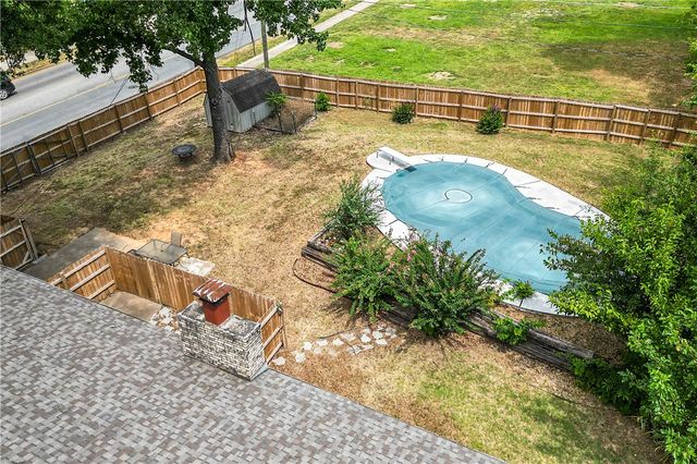 1101 NE 2nd Street, Bentonville, AR 72712