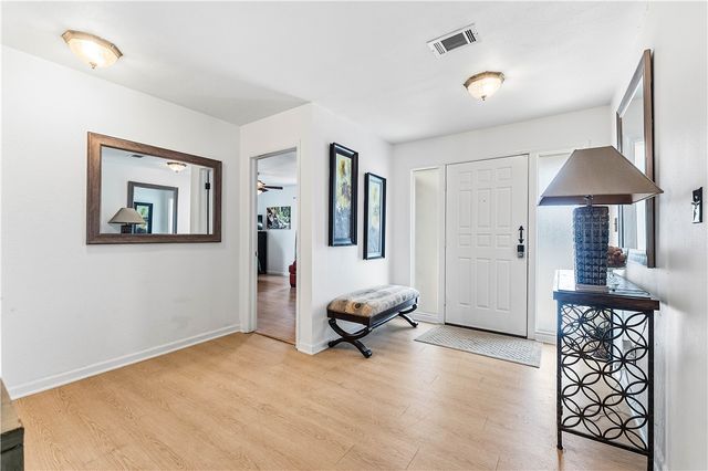 1101 NE 2nd Street, Bentonville, AR 72712