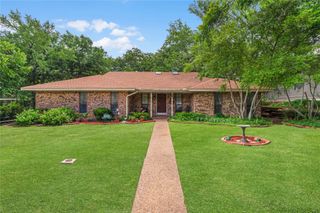 1455 Warrington Court, Fort Worth, TX 76112