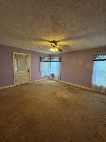 698 E Goeth Street, Lueders, TX 79533