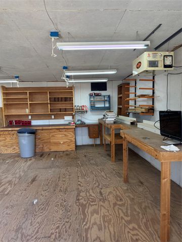 698 E Goeth Street, Lueders, TX 79533