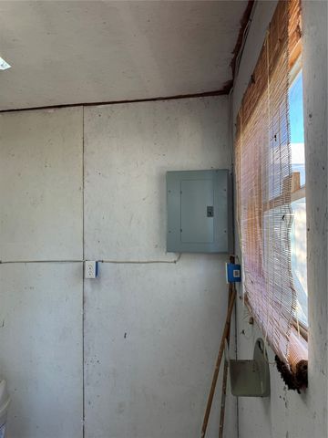 698 E Goeth Street, Lueders, TX 79533