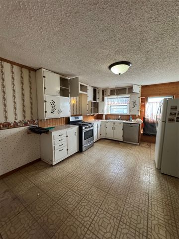 698 E Goeth Street, Lueders, TX 79533