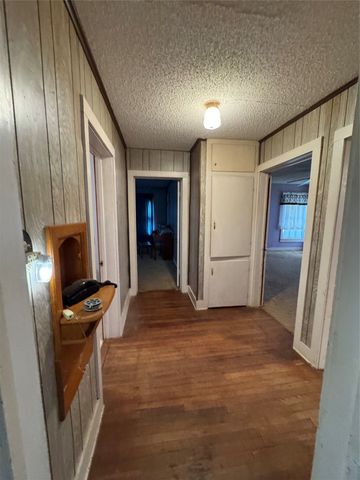 698 E Goeth Street, Lueders, TX 79533