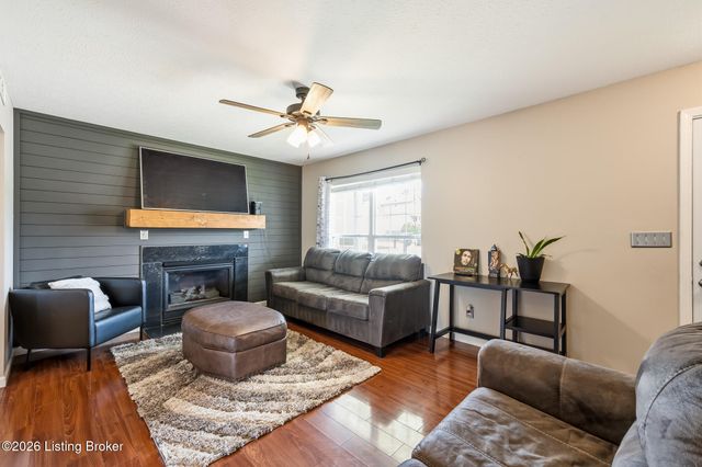 12202 Hideaway Ct, Louisville, KY 40245