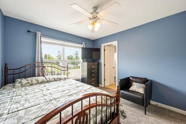12202 Hideaway Ct, Louisville, KY 40245