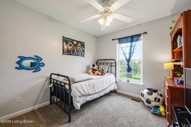 12202 Hideaway Ct, Louisville, KY 40245