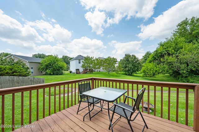 12202 Hideaway Ct, Louisville, KY 40245