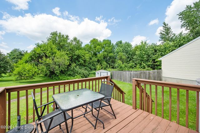 12202 Hideaway Ct, Louisville, KY 40245