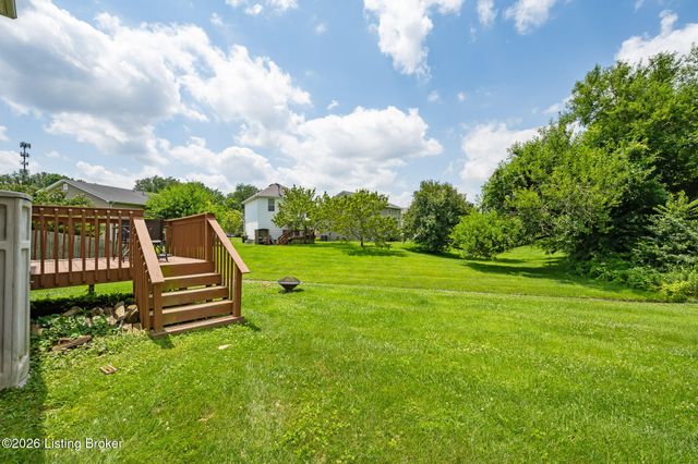12202 Hideaway Ct, Louisville, KY 40245