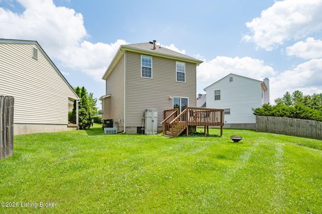 12202 Hideaway Ct, Louisville, KY 40245