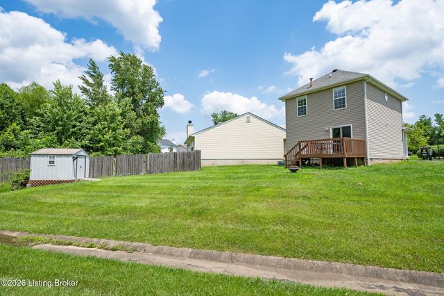 12202 Hideaway Ct, Louisville, KY 40245