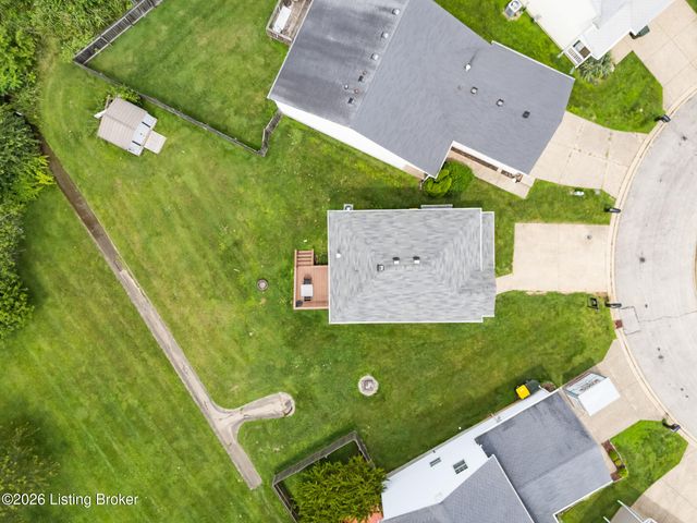 12202 Hideaway Ct, Louisville, KY 40245